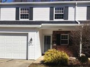 12 E Carriage Dr #12, Chagrin Falls, OH 44022