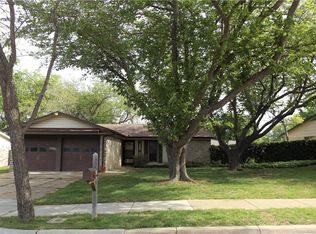 719 S Deerfield Cir, Arlington, TX 76015