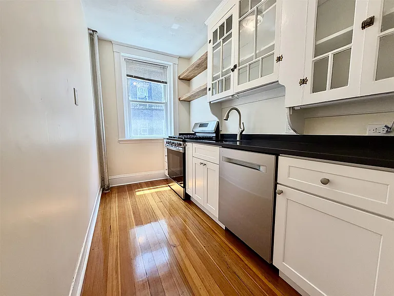 13 Ellery St #2 — Photo 3