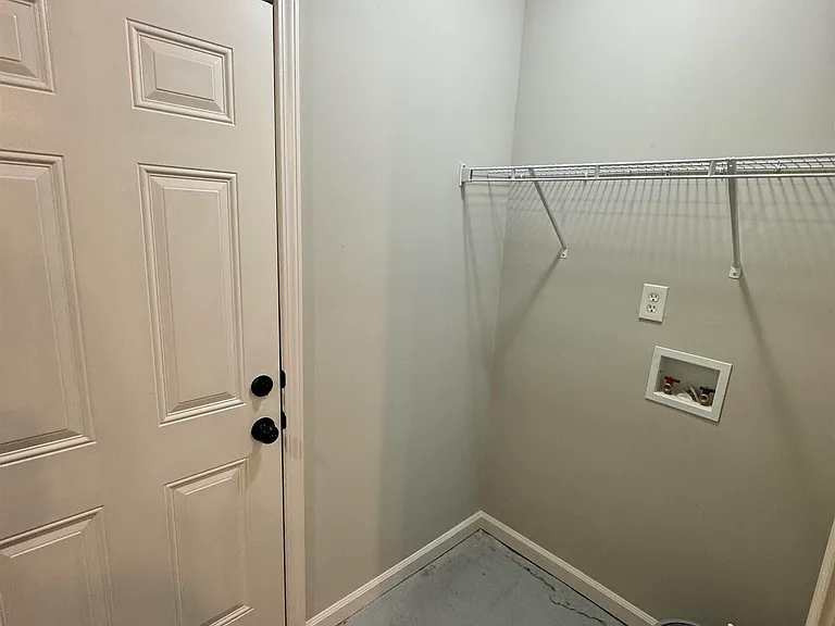 116 Tabor Dr — Photo 8