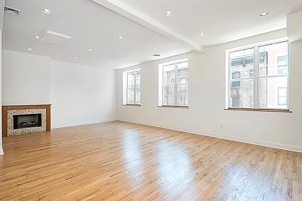 Rented by M.Woods & Associates | media 8