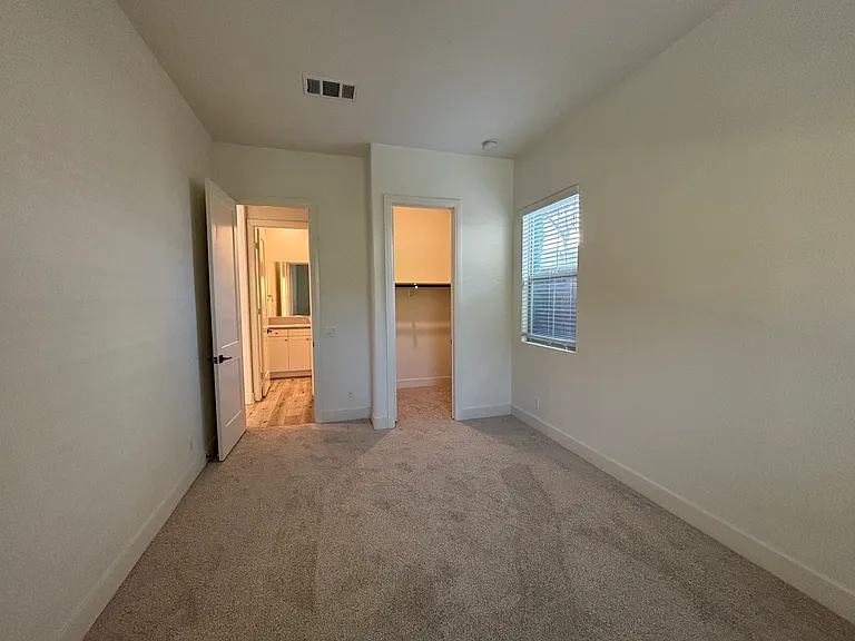 53 Molly Loop — Photo 16