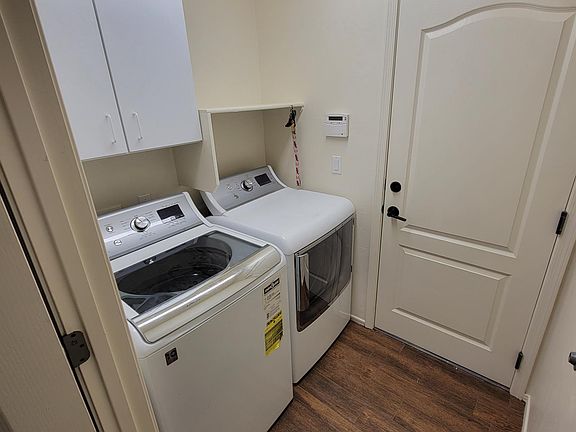 3rd image of 384 N Rustlers Canyon Dr