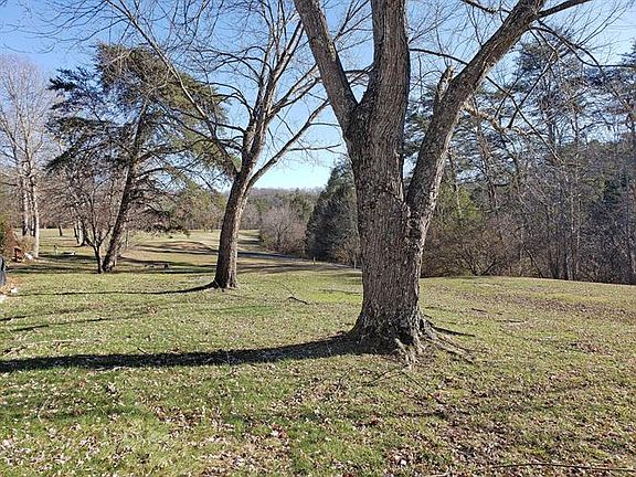 3rd image of 522 River Bend Dr