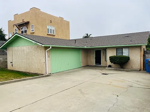 660 Manhattan Ave Photo 1