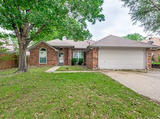 721 Deauville Dr, Fort Worth, TX 76108