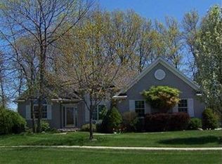325 Thomas Alva Dr, Vermilion, OH 44089