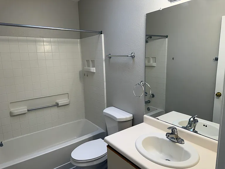 7328 Pechora Dr NE — Photo 10