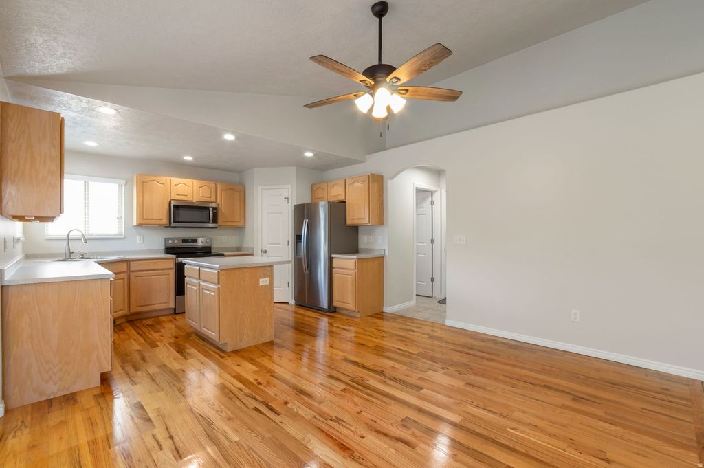9067 S Wisteria Way, West Jordan, UT - View 5