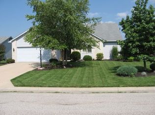 8404 Harbor Pines Pl, Fort Wayne, IN 46825