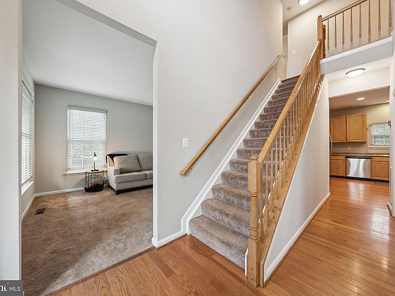 3rd image of 14919 Greenhill Crossing Dr