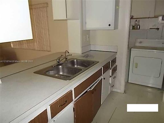 4th image of 4719 NW 50th St