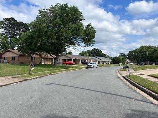 5th image of 4304 Boone St