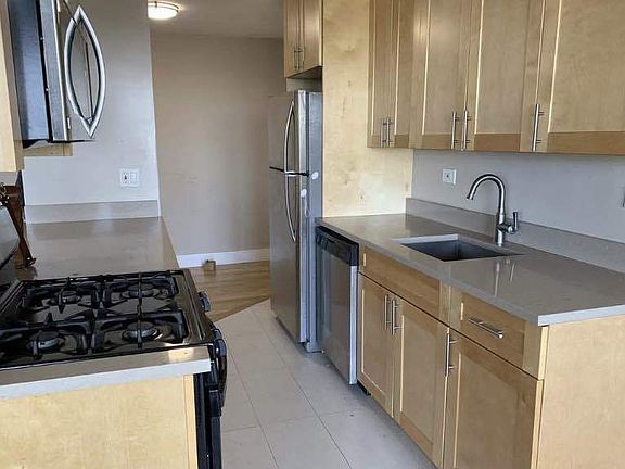5th image of 12333 83rd Ave APT 1202