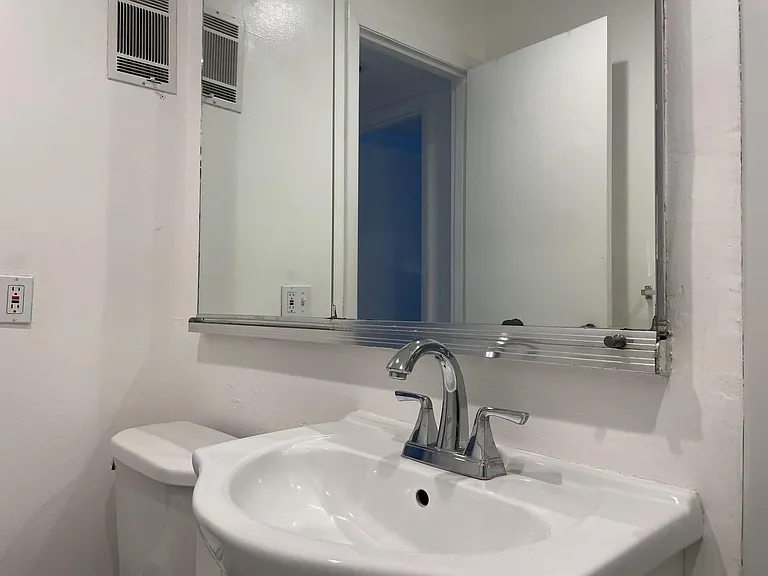 42 Shrewsbury Green Dr #H — Photo 10