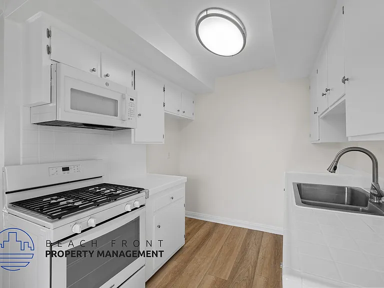 12417 Benedict Ave. — Photo 18