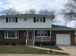 17634 William St, Lansing, IL 60438