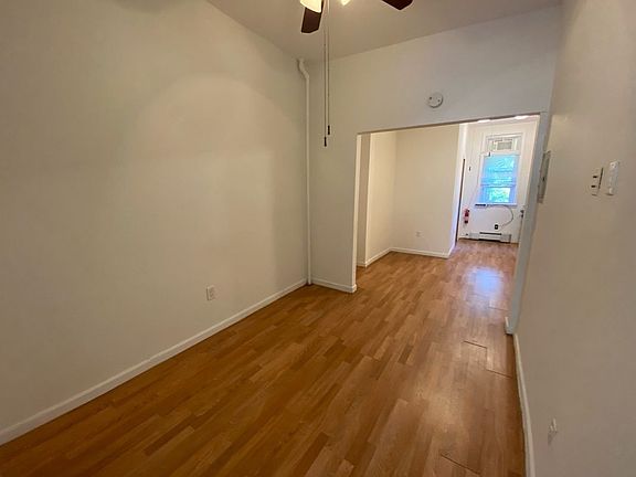 5th image of 11-14 47th Ave #1L