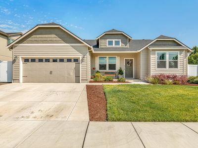 1647 Pearl Eye Ln, Medford, OR, 97504