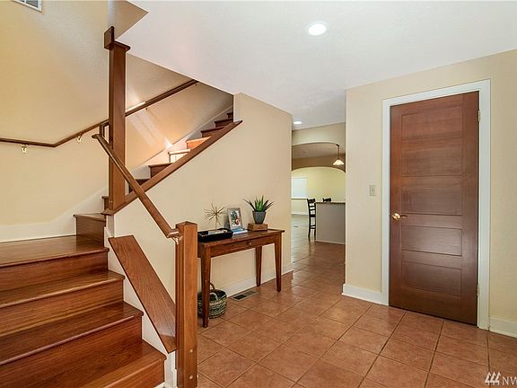 3rd image of 2332 31st Ave NW