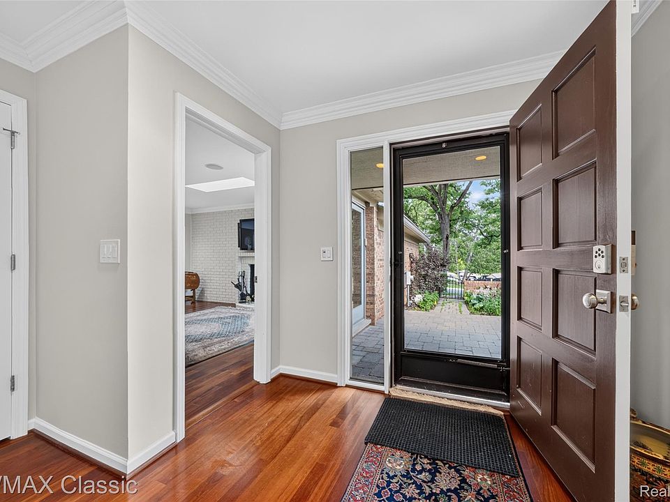 727 Arbor Ct, photo 12