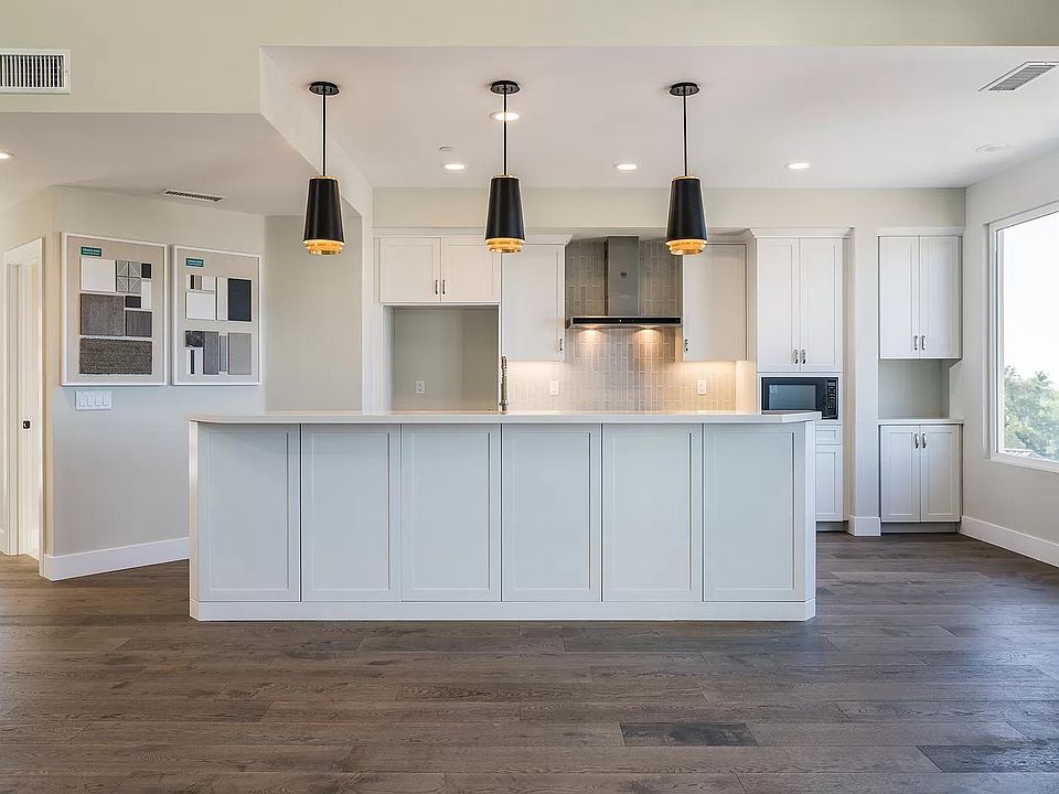 1st image of 2884 Trails Ln