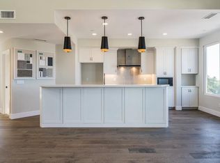2884 Trails Ln, Carlsbad, CA 92008