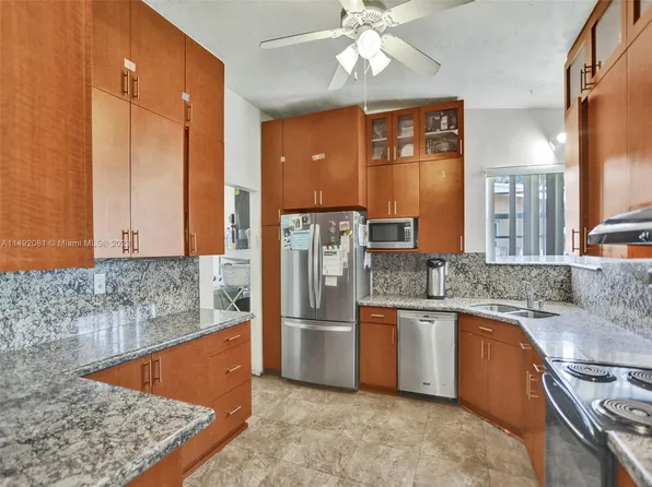17520 NE 7th Pl, Miami, FL 33162