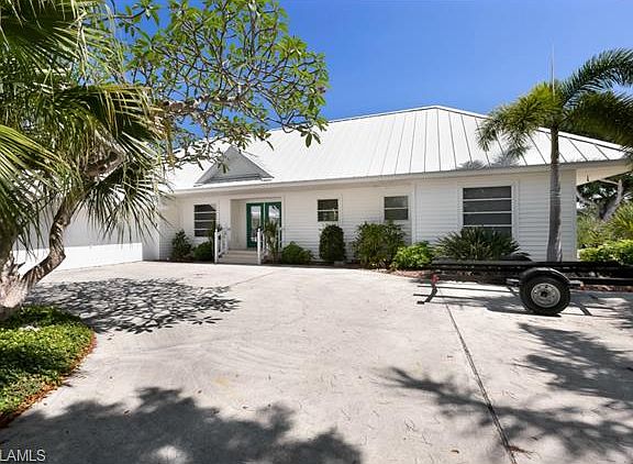 2nd image of 830 Limpet Dr