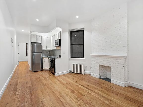 3rd image of 164 E 82nd St #3C
