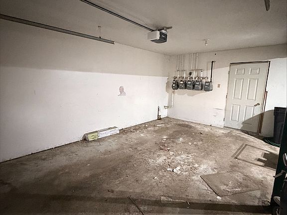 4th image of 726 W 2nd St #2