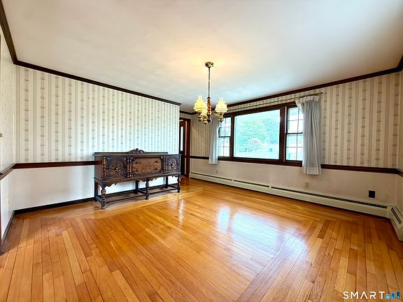5th image of 57 Arbutus Street