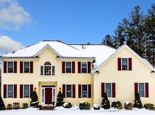 325 Crownshield Ave, Uxbridge, MA 01569