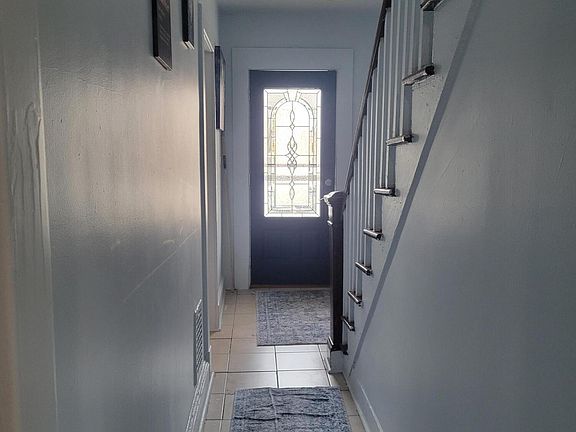 5th image of 105 Lockman Ave