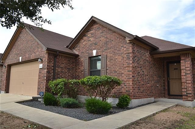 1st image of 1124 Hyde Park Dr