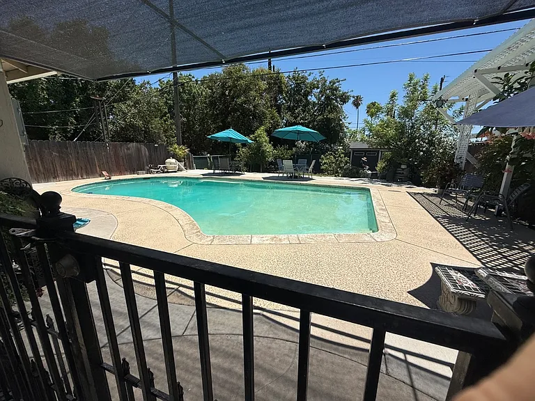 2802 E Griffith Way — Photo 10