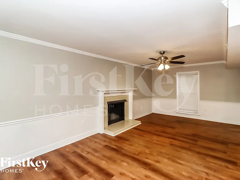 7625 Summerwood Ln — Photo 4