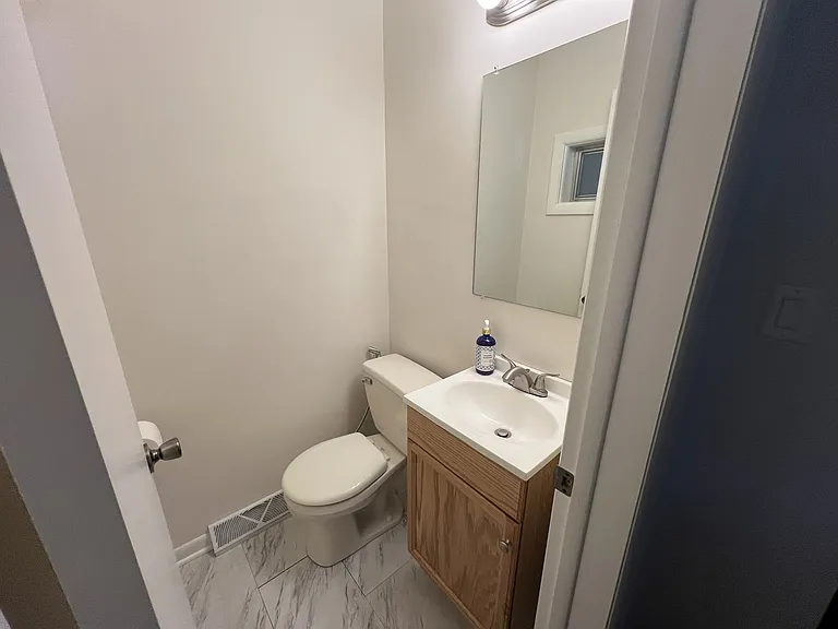 1431 E Emmerson Ln — Photo 14