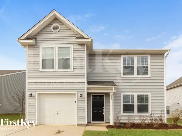 147 Hidden Lakes Rd, Statesville, NC 28677