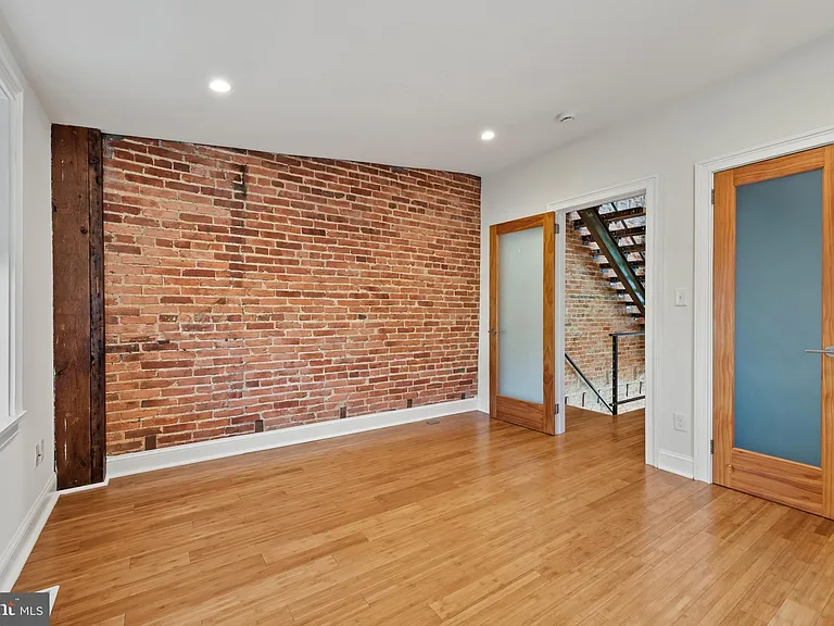 412 E Lanvale St — Photo 12