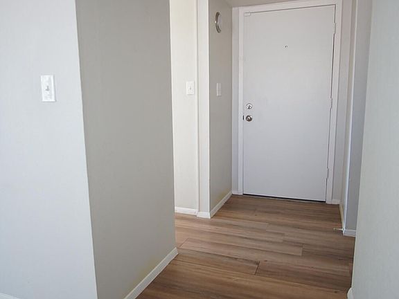 3rd image of 10737 Levelland Pl