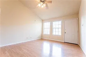 3 bed, 2.0 bath, 836 sqft, $2,600 — Photo 1
