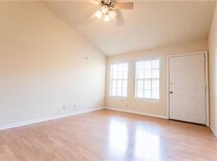 2216 San Gabriel St APT 206, Austin, TX 78705