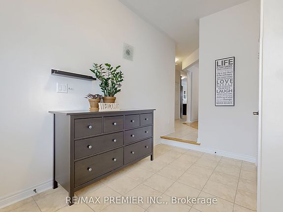 4th image of 32 Blue Grouse Rd