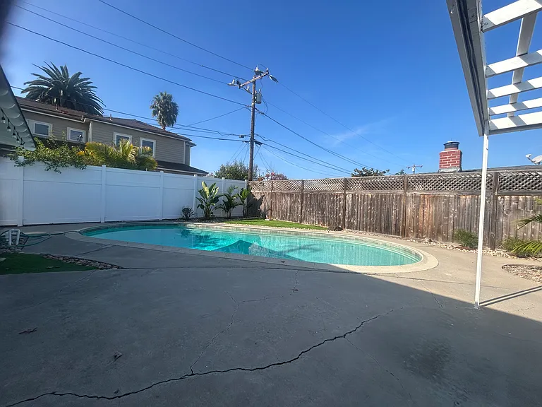 299 Robinhood Ln — Photo 5