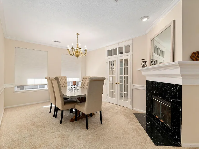 1907 Emerald Ct — Photo 8