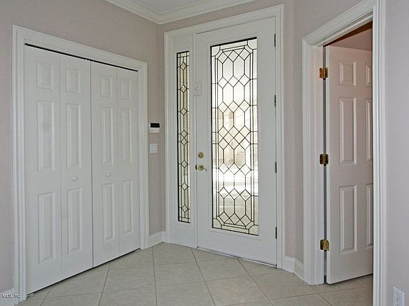 5th image of 100 Regents Pl