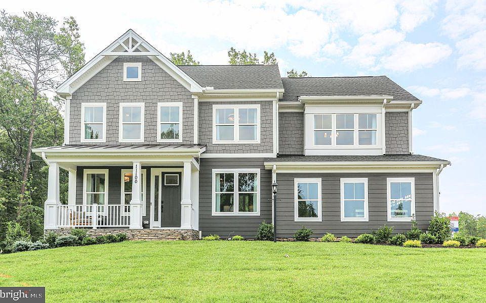 1st image of 995 Ainsley Ln
