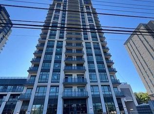 202 Burnhamthorpe Rd E #2105, Mississauga, ON L5A 3R8