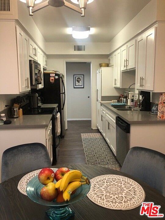 1st image of 814 S Bundy Dr #2